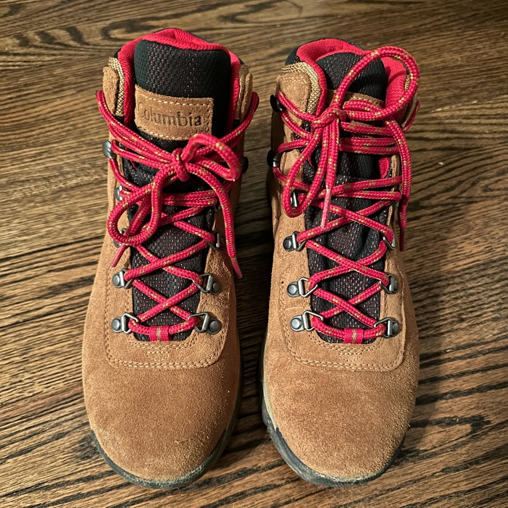 Columbia women’s hiking boots